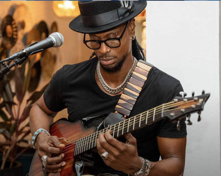 Omari Banks
